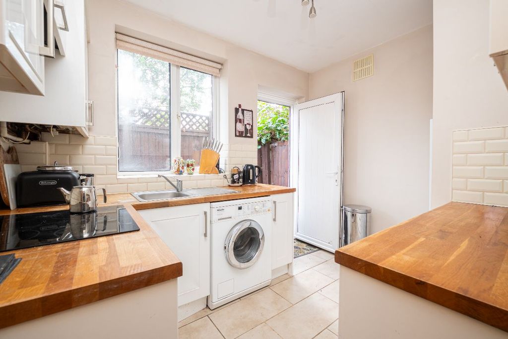 Property photo 2 of 7