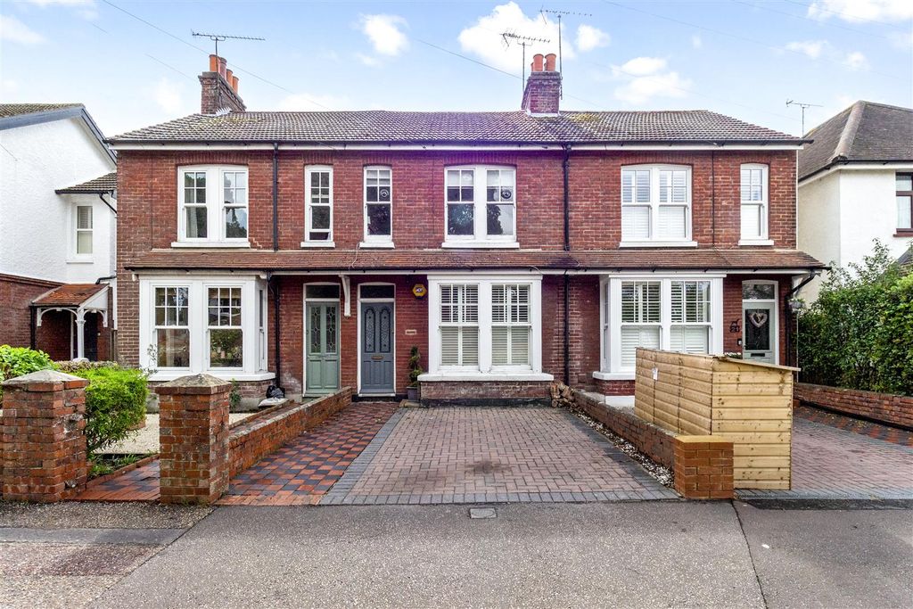 Property photo 1 of 17 19 Ashacre Lane-019.Jpg