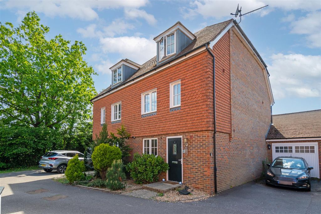 Property photo 1 of 12 2 Little Meadow Externals-3.Jpg