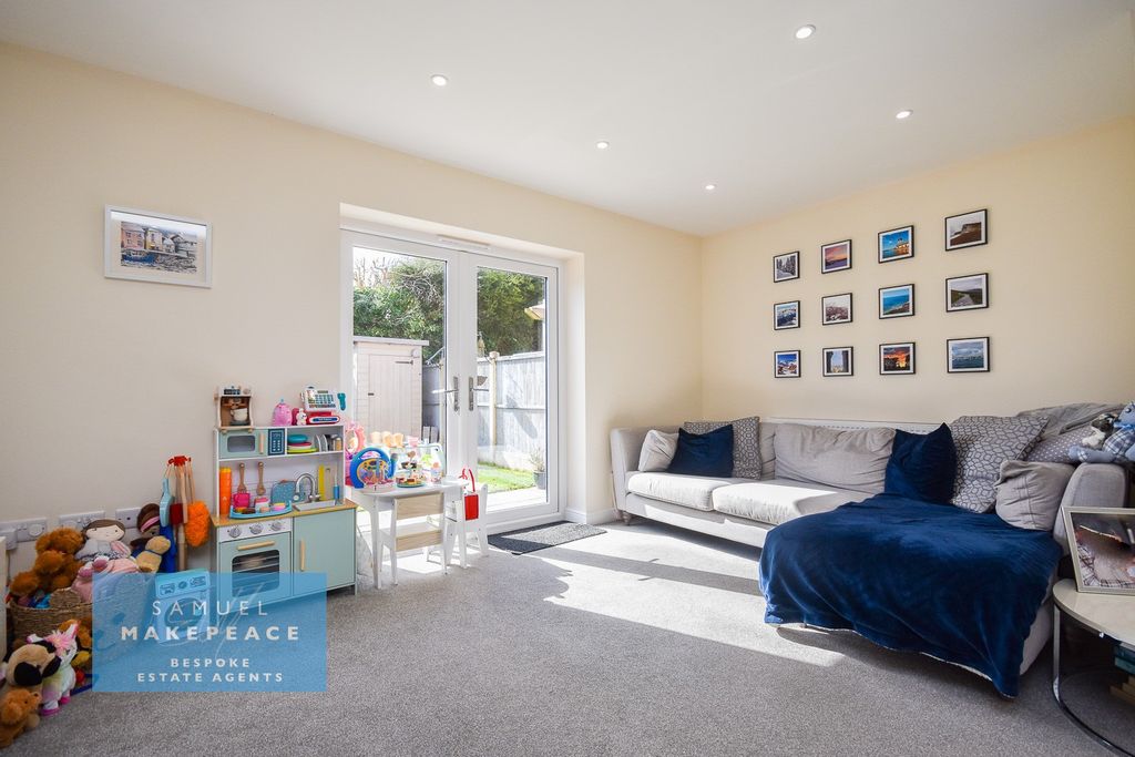 Property photo 3 of 18 Gallery