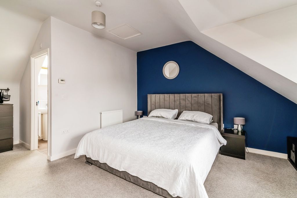 Property photo 3 of 17 Photo