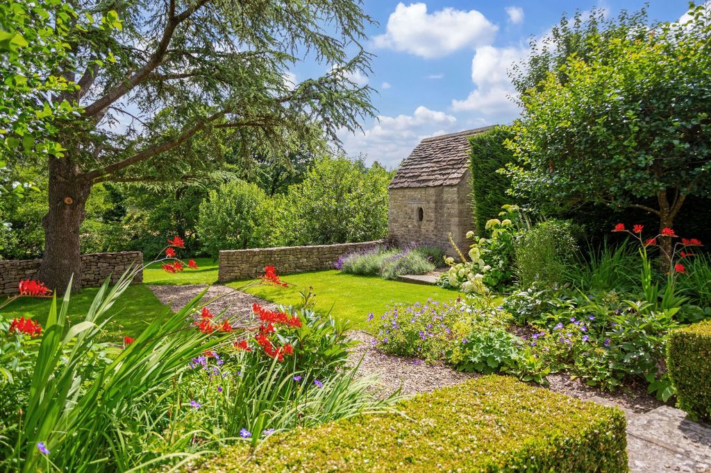 Property photo 3 of 24