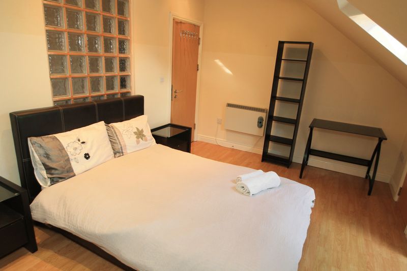 Property photo 1 of 11 Photo 7