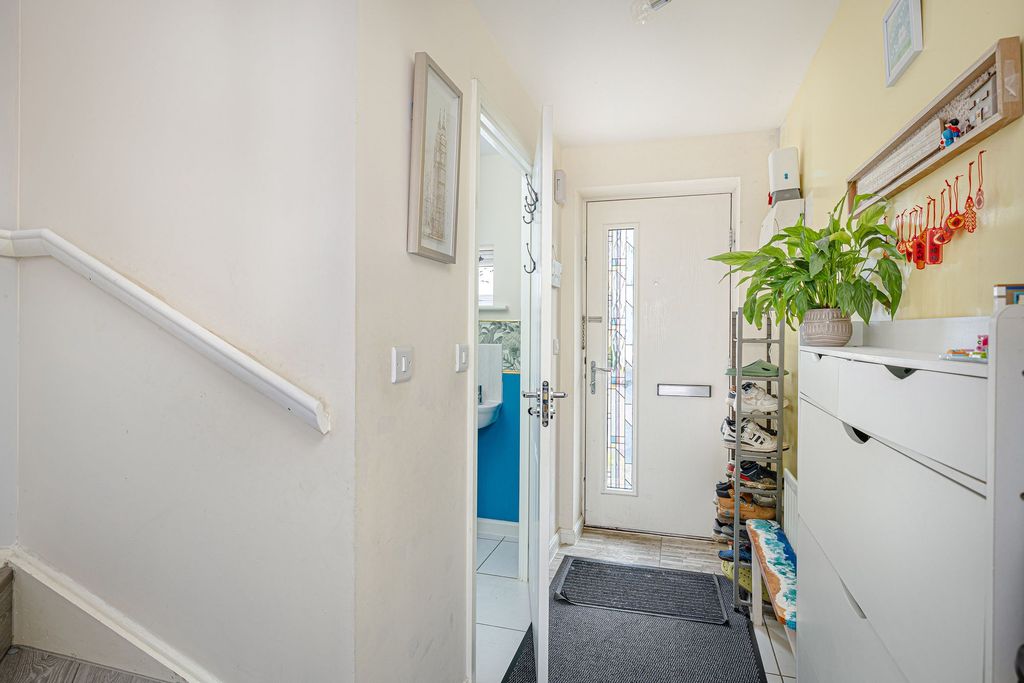 Property photo 2 of 19