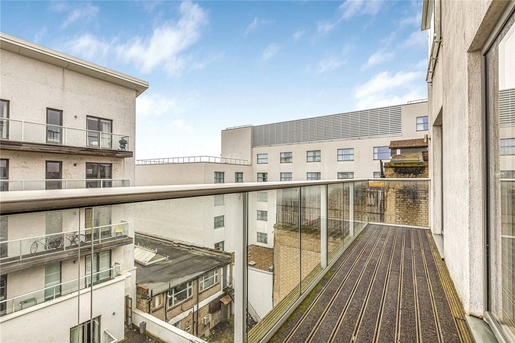 Property photo 3 of 14 Balcony