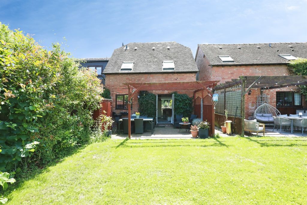 Property photo 2 of 17