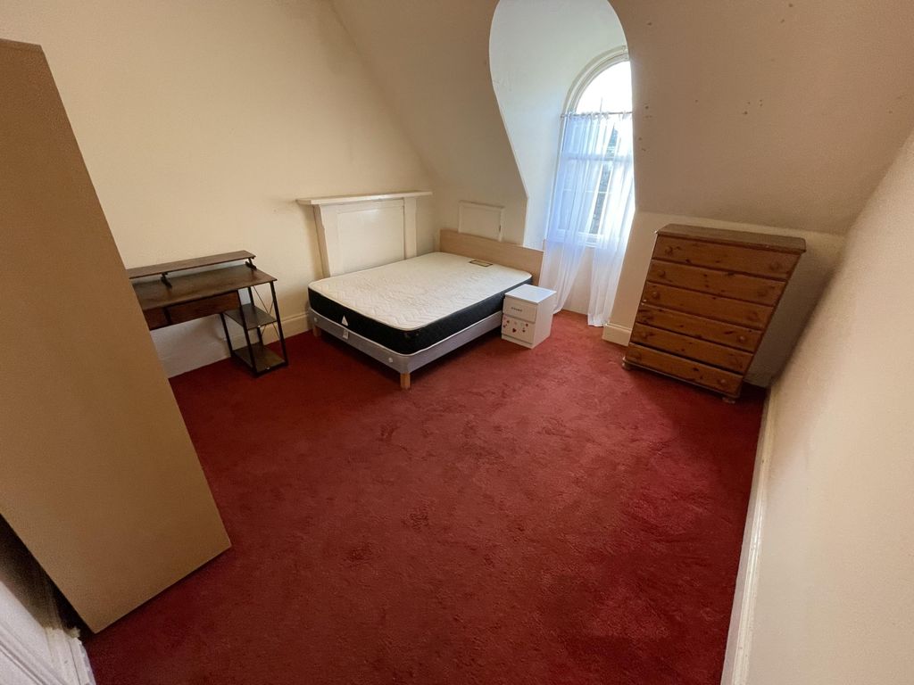 Property photo 3 of 8 Gallery