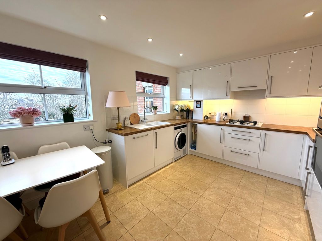 Property photo 3 of 7 Image