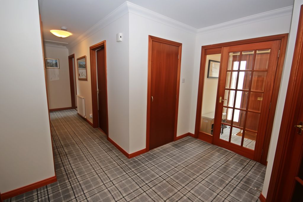 Property photo 3 of 26