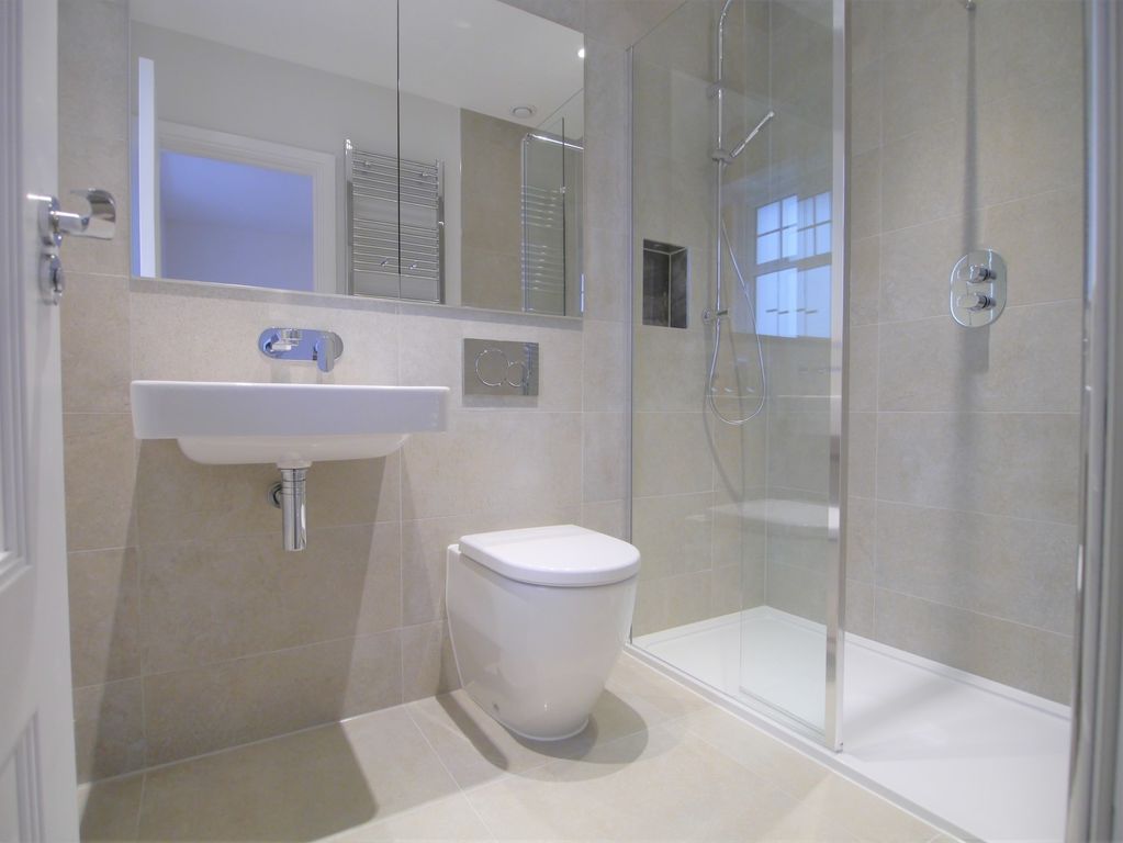 Property photo 3 of 16 Ensuite