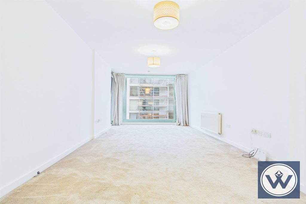 Property photo 1 of 14 (Main)