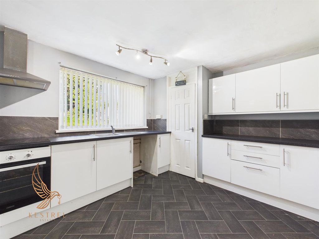 Property photo 3 of 24 Cam03976G0-Pr0413-Still003.Jpg
