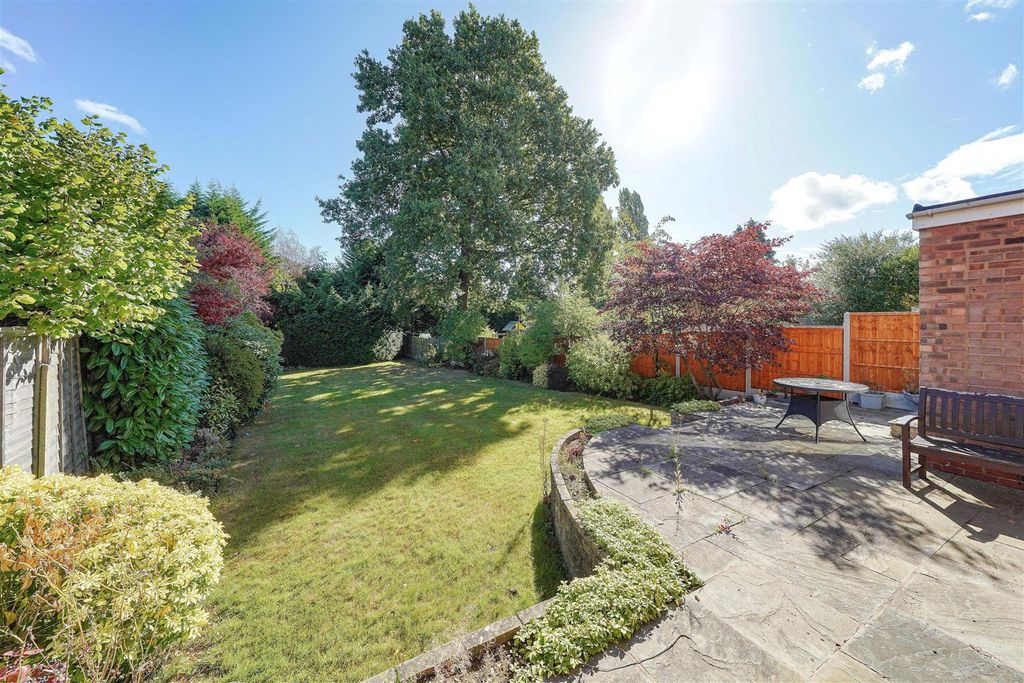 Property photo 3 of 23 Garden