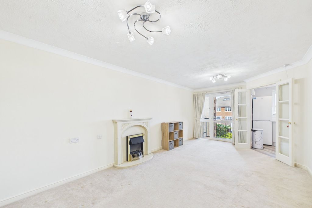 Property photo 2 of 11 Picture No. 12
