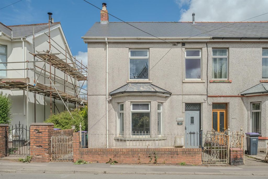 Property photo 2 of 31 26 Sunnybank Rd-1.Jpg