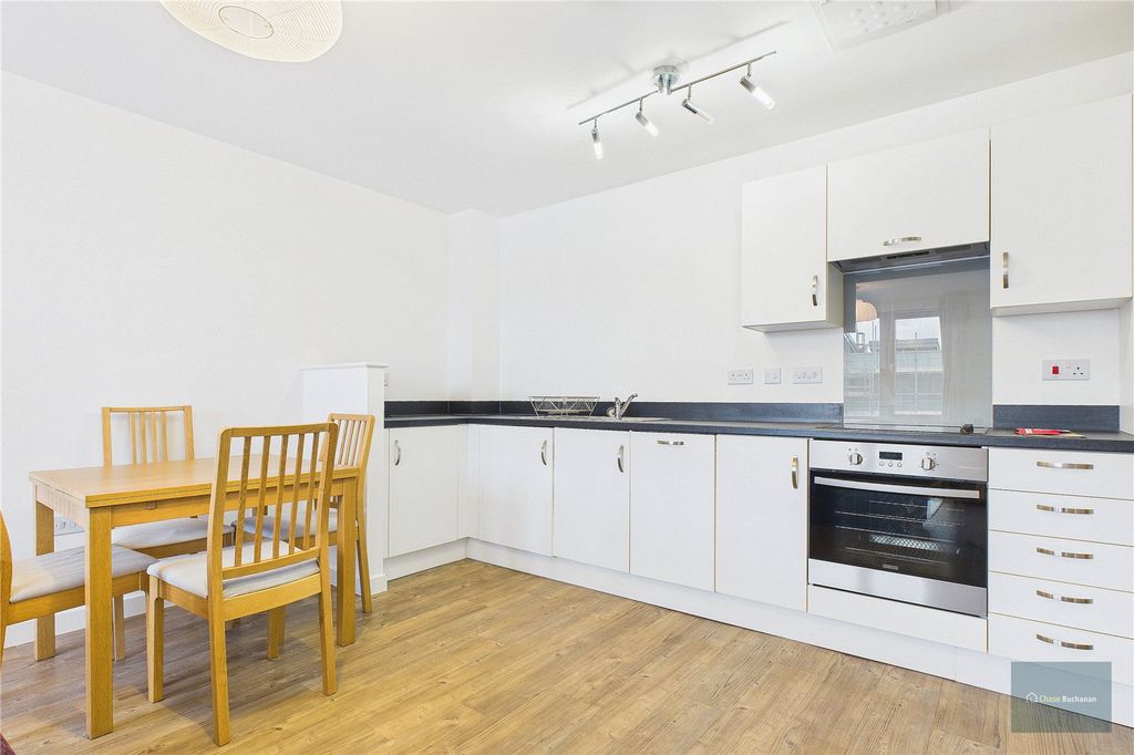 Property photo 3 of 13 Picture No. 10