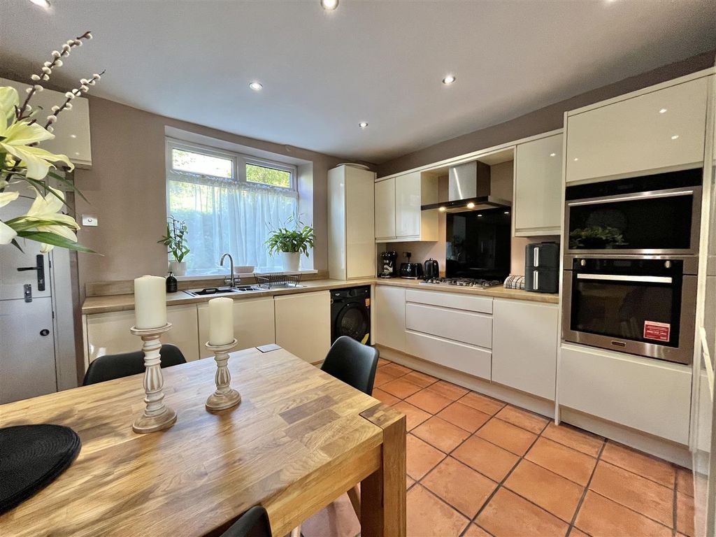 Property photo 2 of 13 Dining Kitchen
