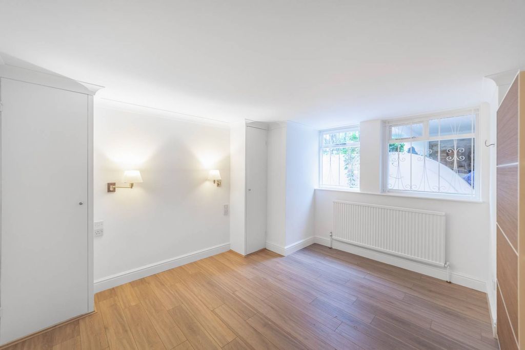 Property photo 2 of 5