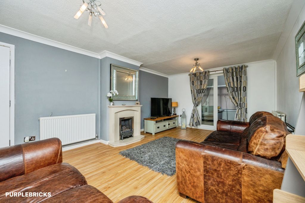 Property photo 3 of 24