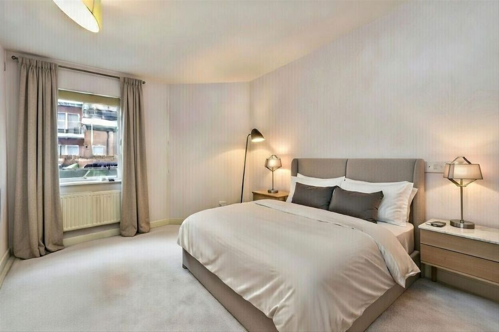 Property photo 3 of 4