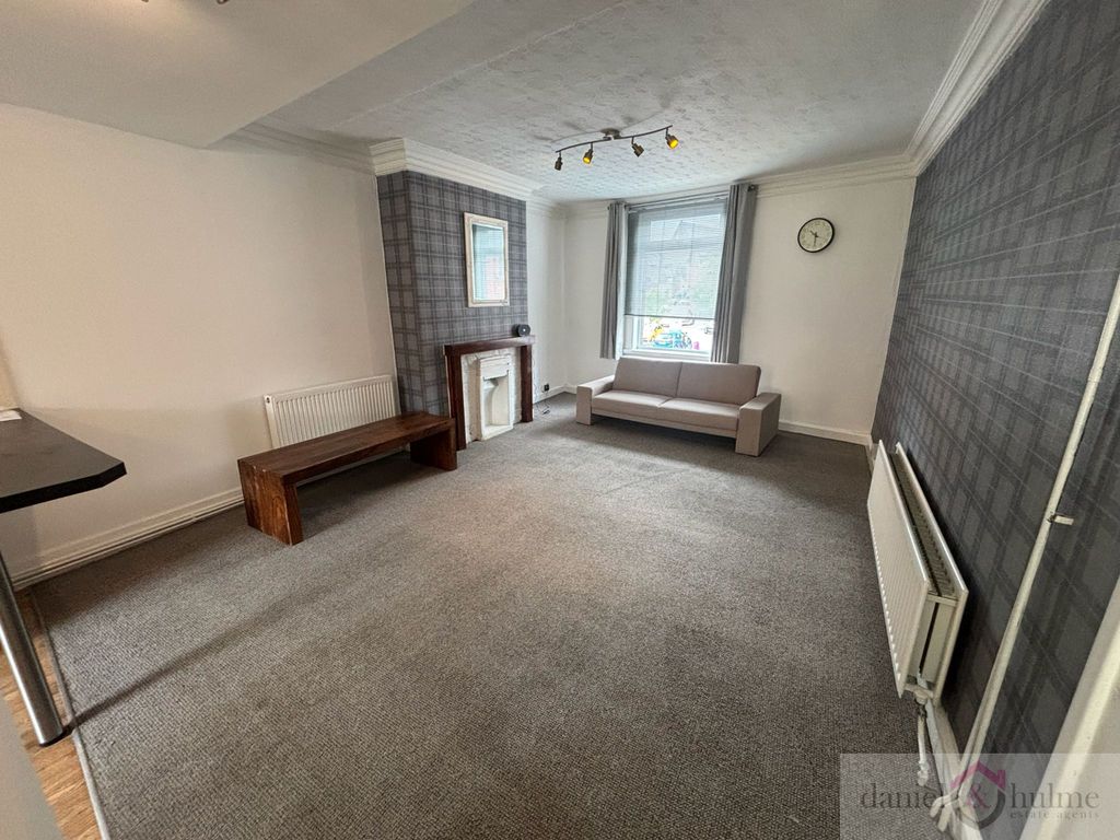 Property photo 1 of 15 67664E41-34Bd-4F3E-B27E-4F835E3221d1