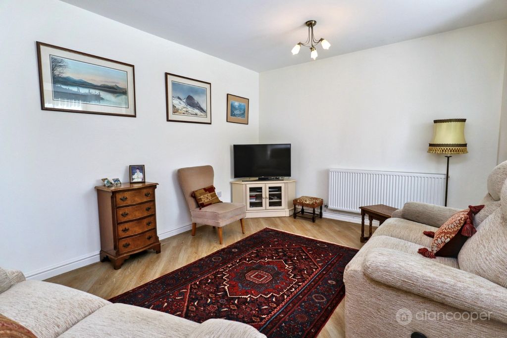 Property photo 3 of 29 4536855