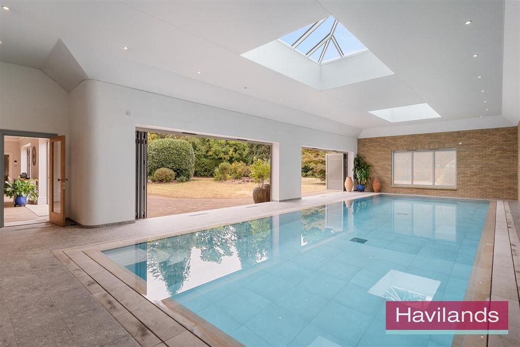 Property photo 3 of 47 Broad Walk-35.Jpg