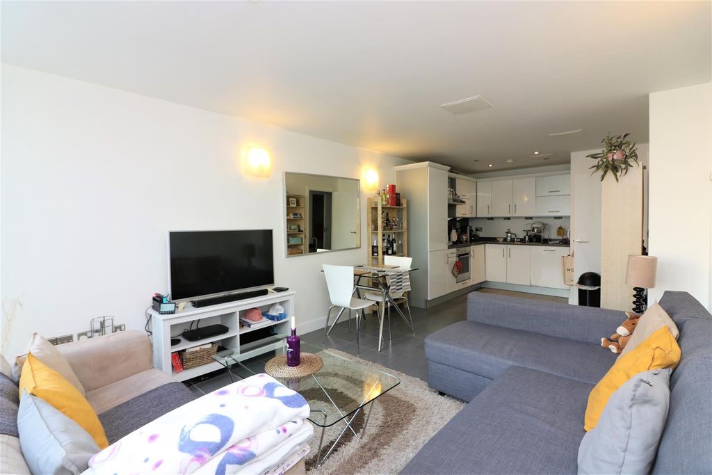 Property photo 3 of 8 Sanctuary Street.Jpg