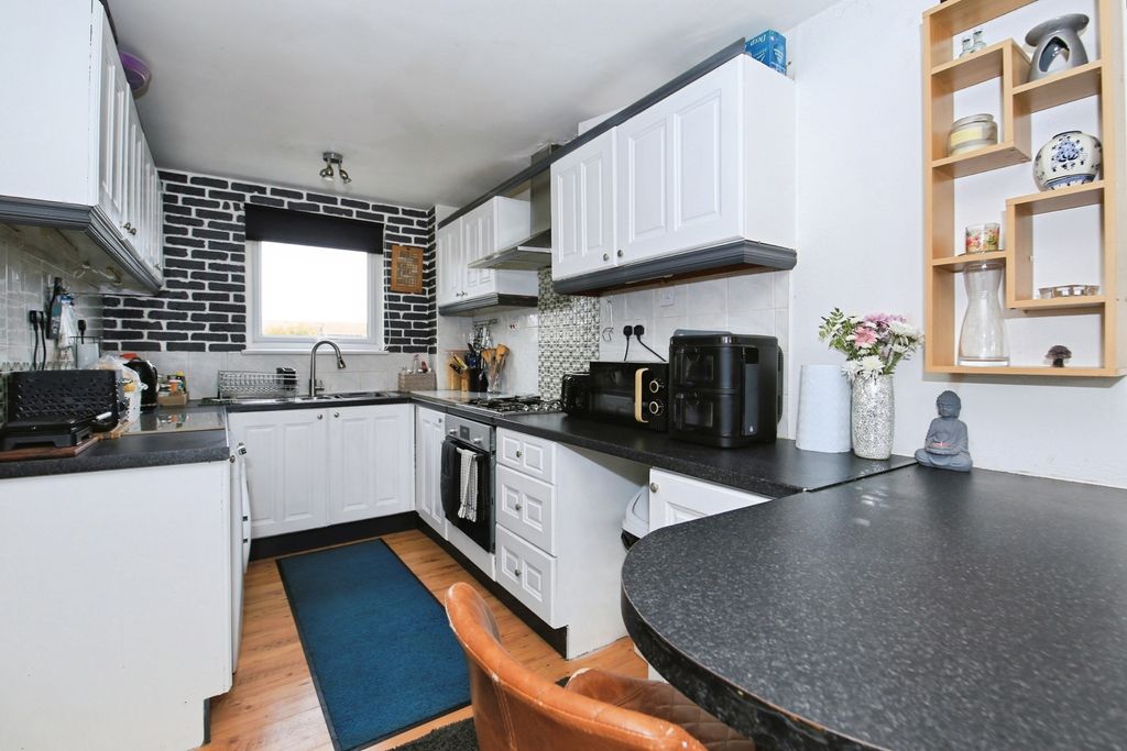 Property photo 3 of 14 Pbox-Img.Jpg