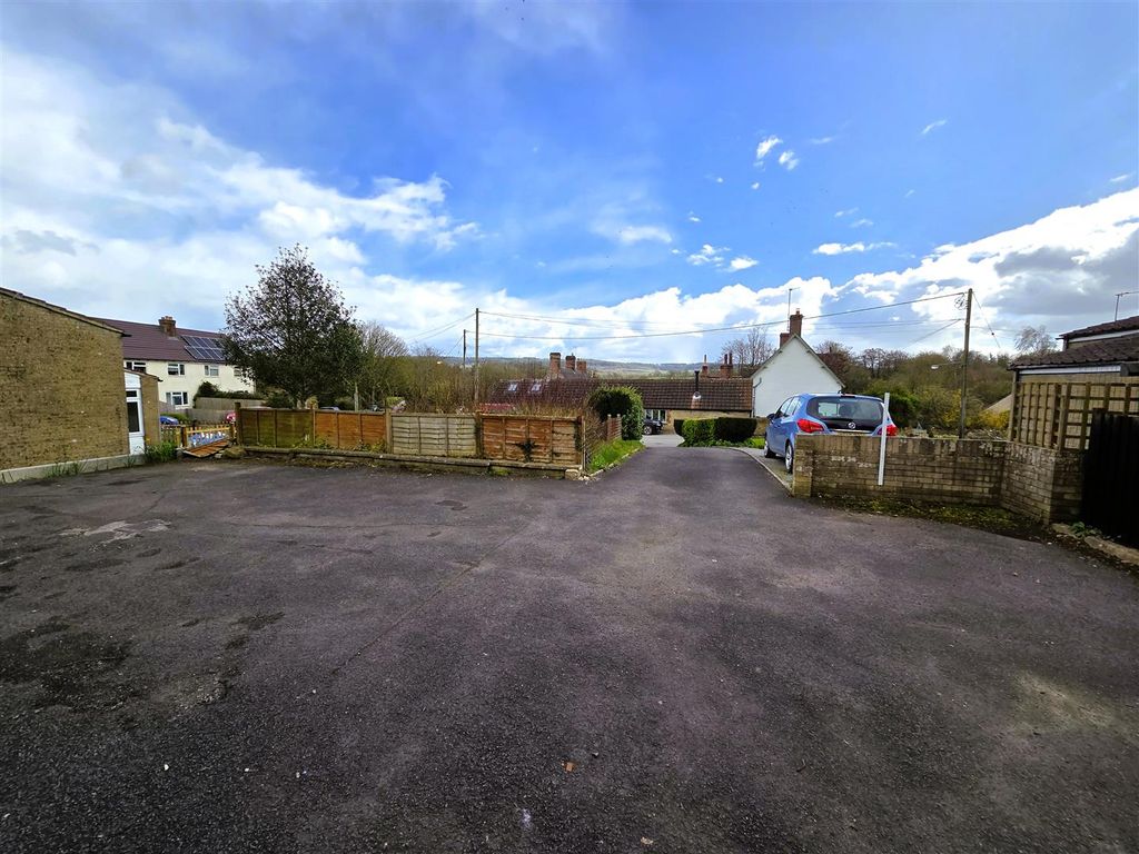 Property photo 3 of 5 Garages At Yew Tree - Forecourt.Jpg