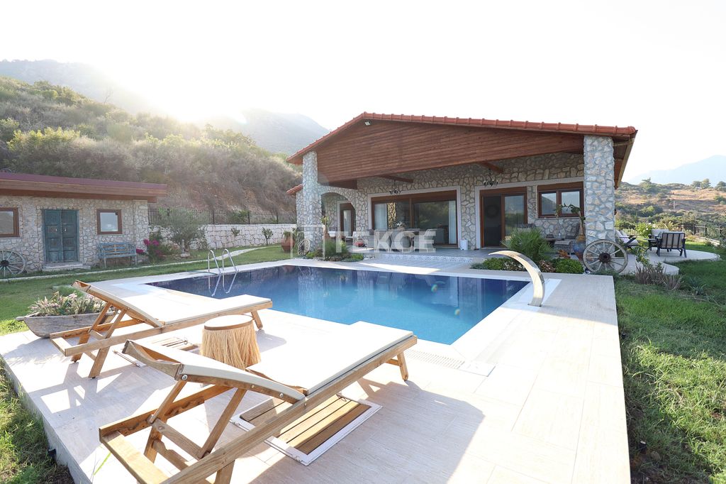 Property photo 1 of 40