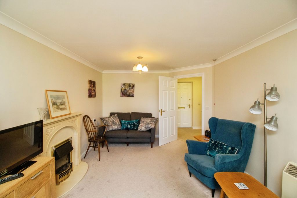 Property photo 2 of 13 Lounge