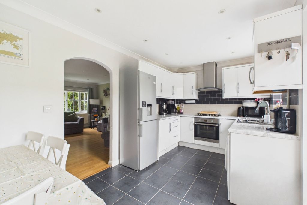 Property photo 3 of 12 Kitchen Diner
