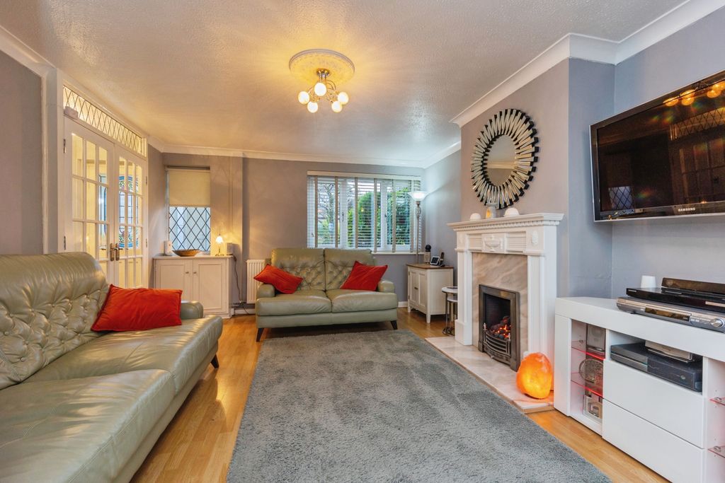 Property photo 3 of 23