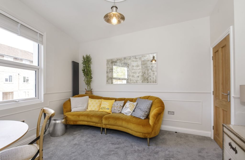 Property photo 3 of 17 I83A1518