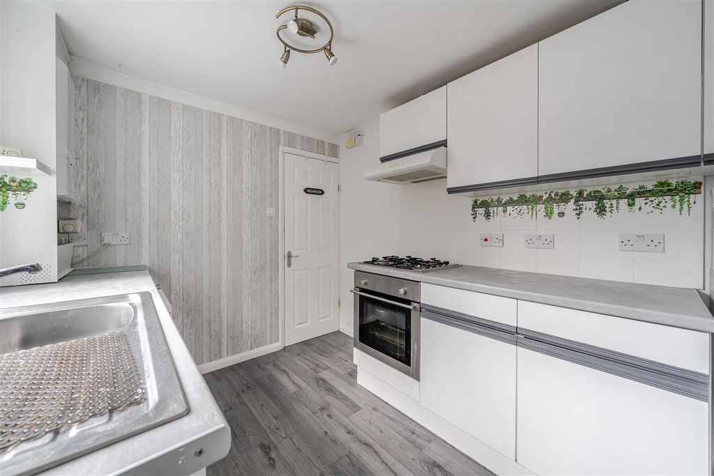 Property photo 3 of 17 1403341-4-696Fb6E39B3Aa.Jpg