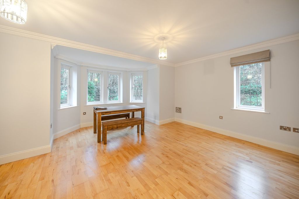 Property photo 2 of 14 Picture No. 27