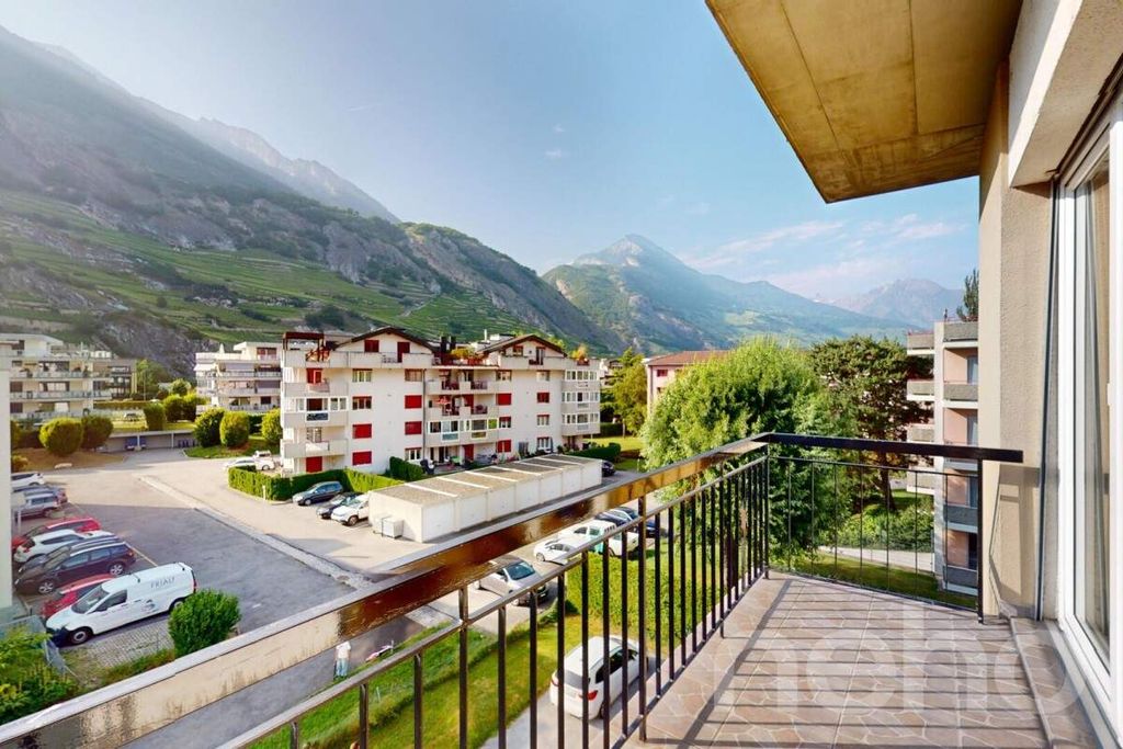 Property photo 3 of 9