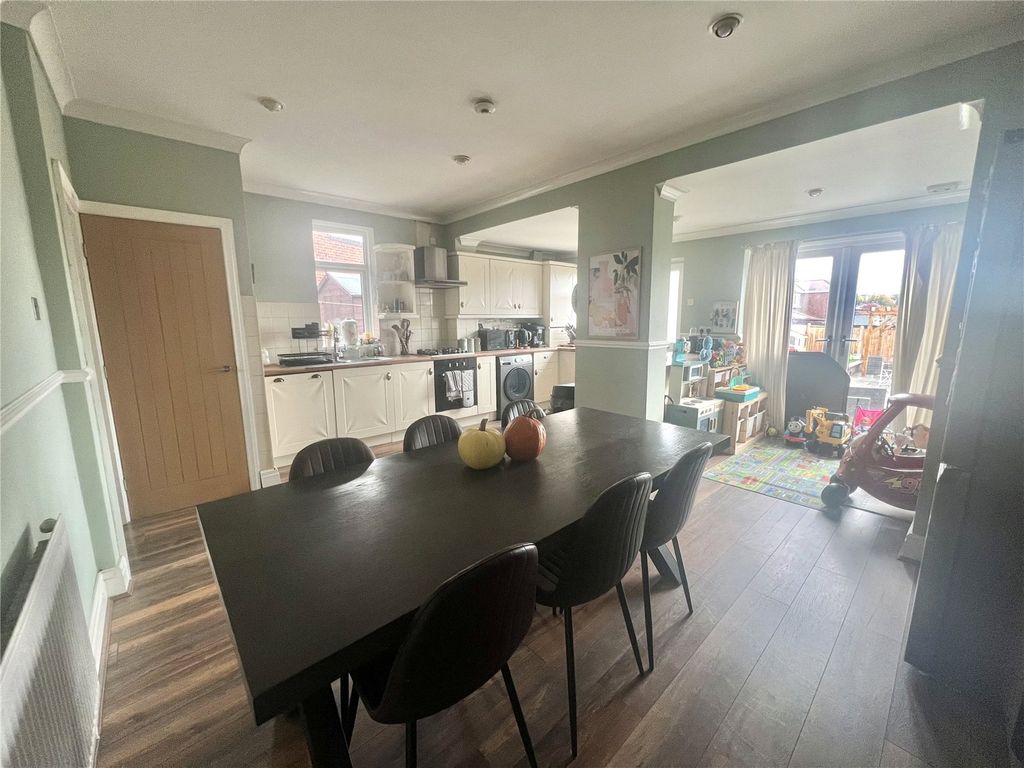 Property photo 2 of 20 Picture No. 05