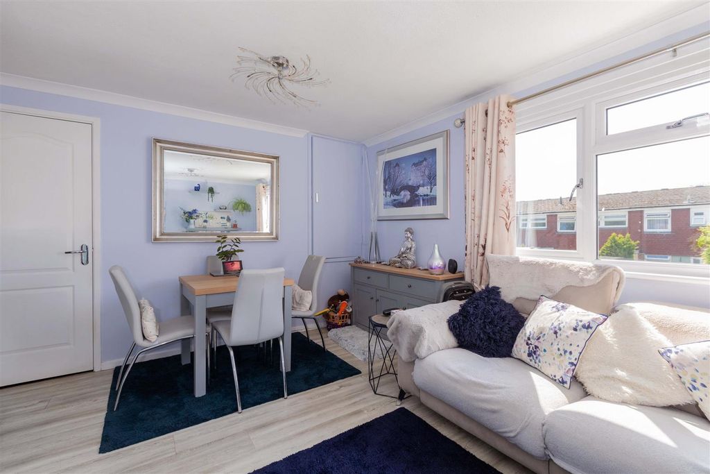 Property photo 3 of 12 79 Burchetts Road-7.Jpg