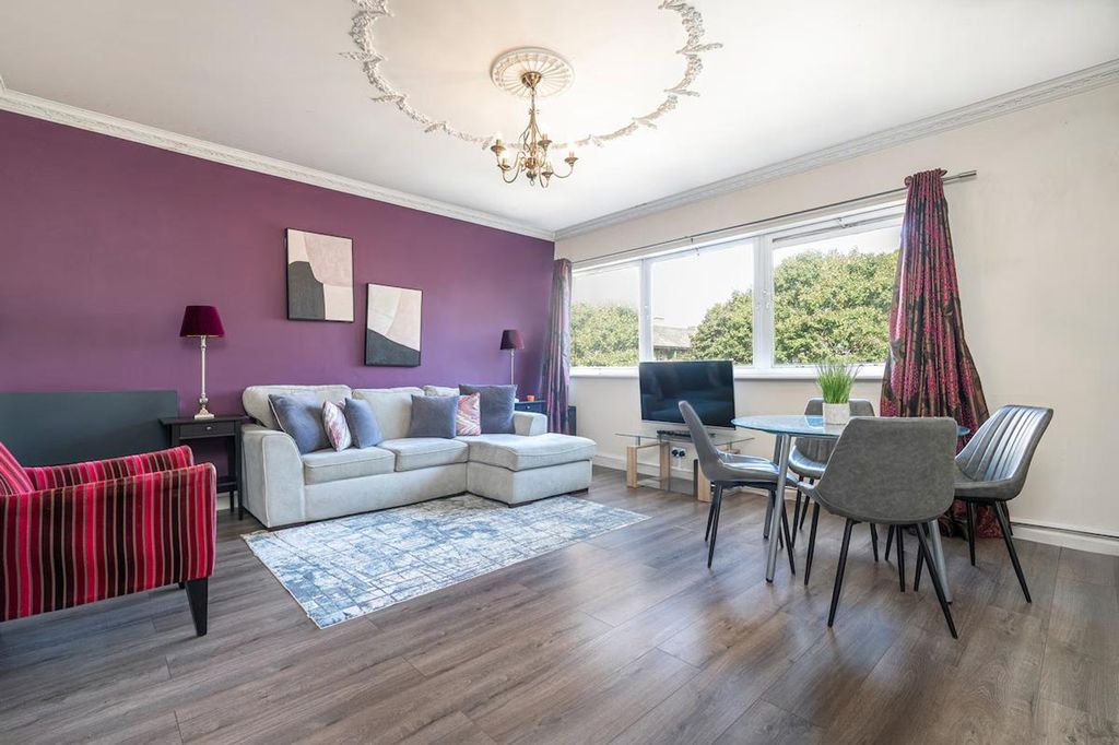 Property photo 1 of 16 Living Room