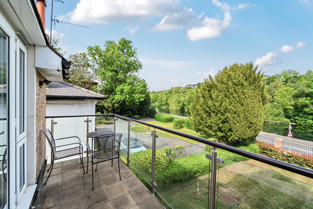 Additional image 5 of 2 bed flat for saleLongworth Drive, Maidenhead SL6