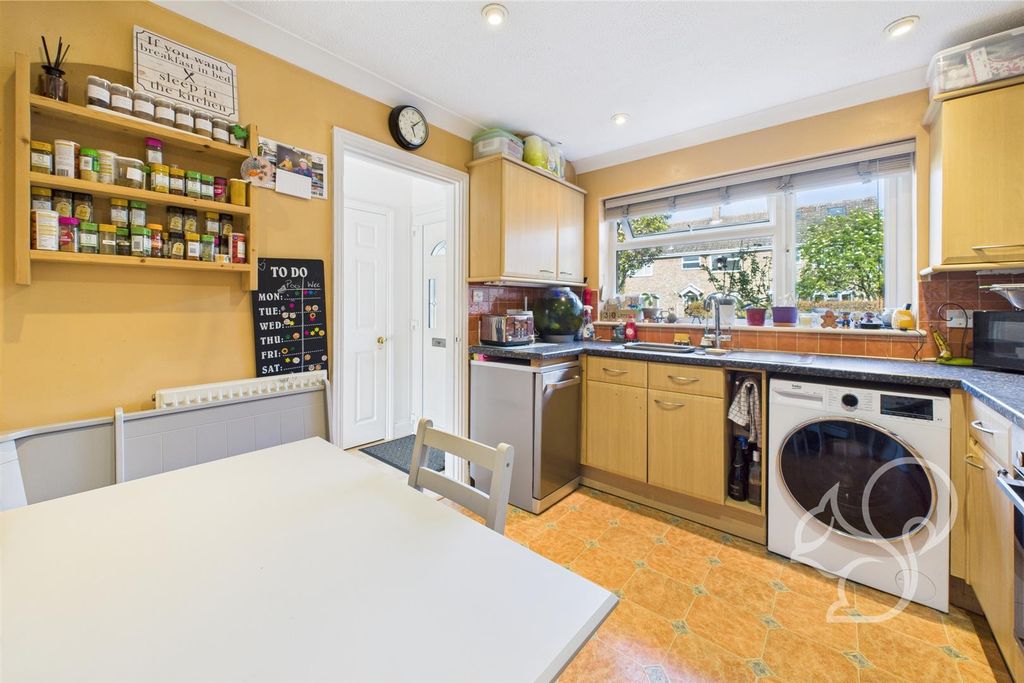 Property photo 2 of 14 Kitchen