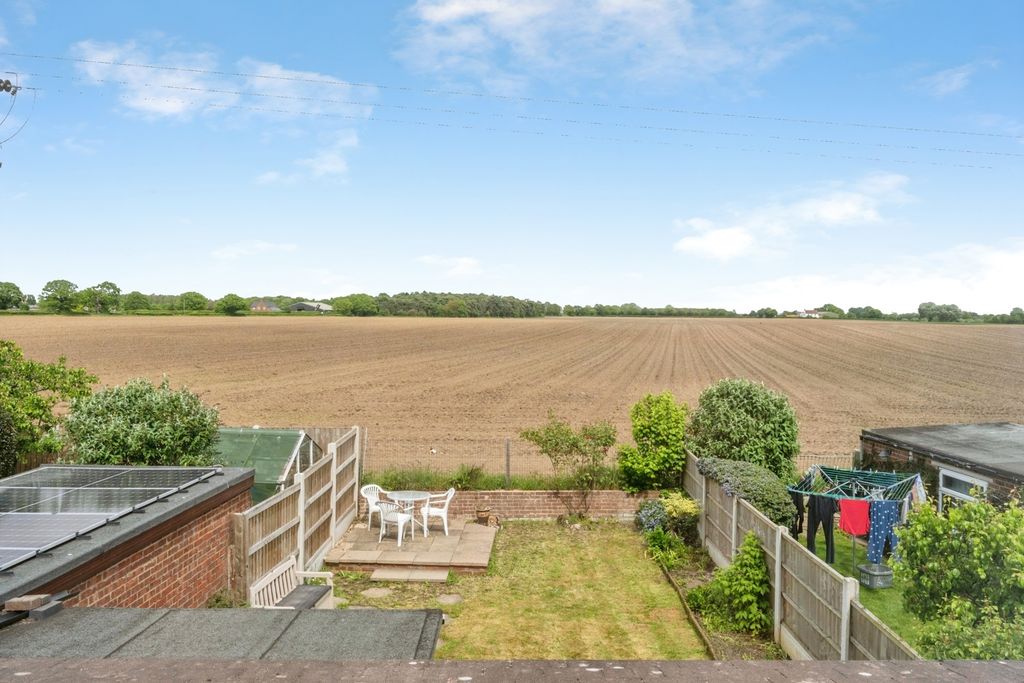 Property photo 3 of 15 Garden