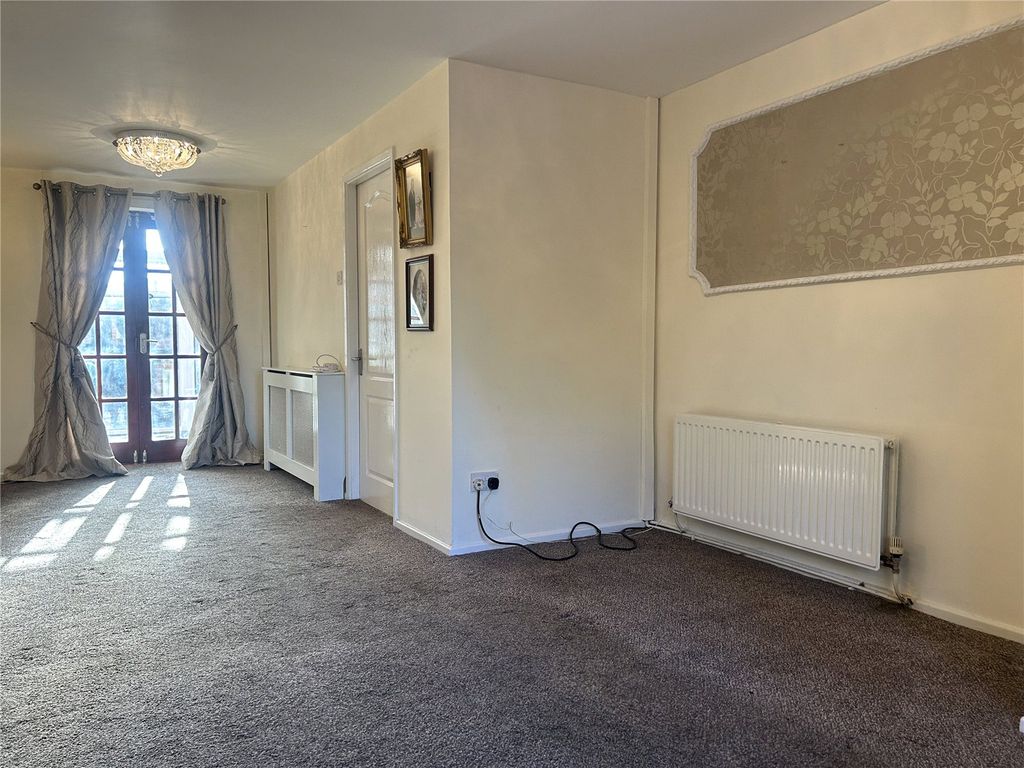 Property photo 3 of 19 Lounge/Diner