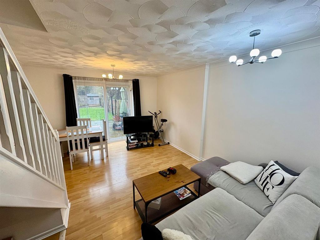 Property photo 3 of 8