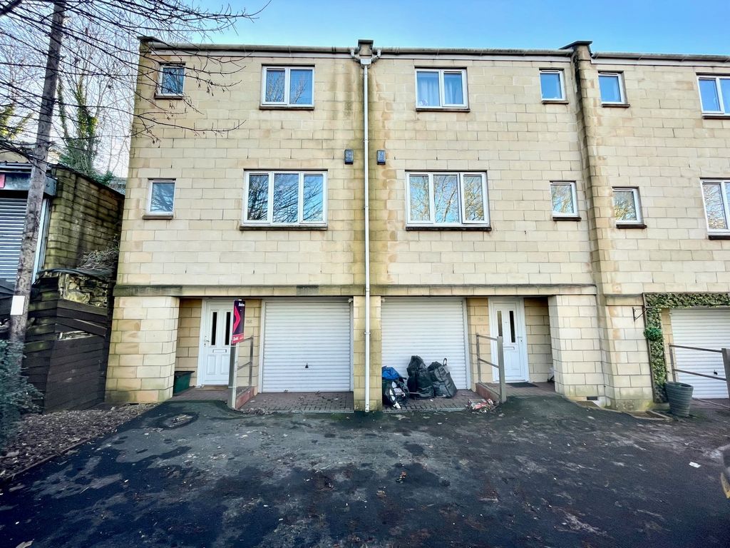 Property photo 1 of 9 Front