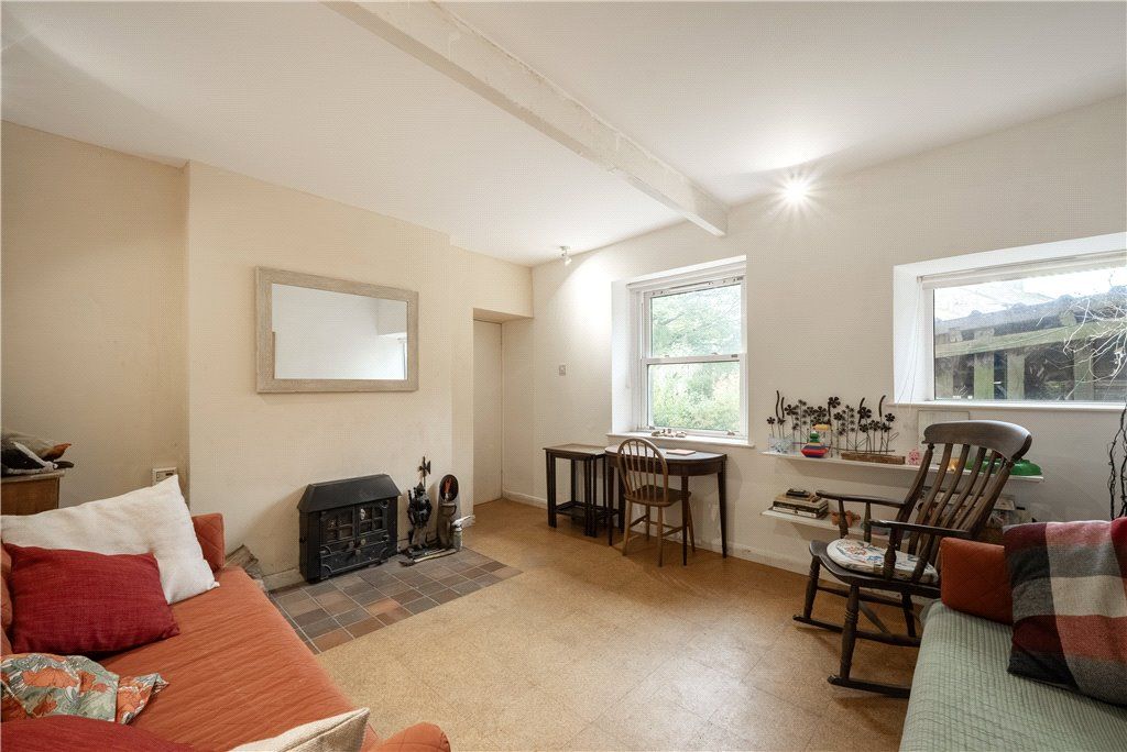 Property photo 3 of 17 Sitting Room