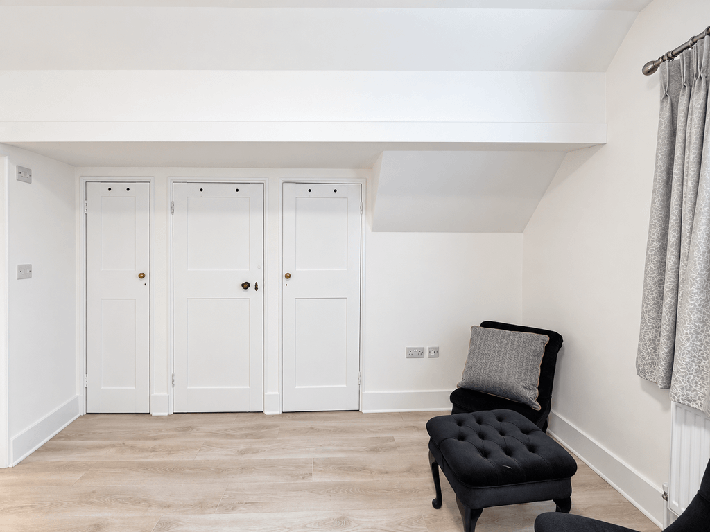 Property photo 3 of 17 Bright Attic Room With Three Doors