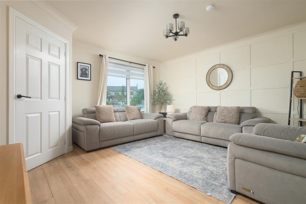 Property photo 2 of 23 S002.Jpg